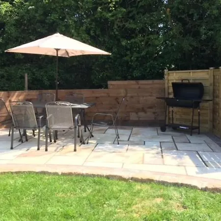 Holiday home 5 Bed In Oc-wa326 *